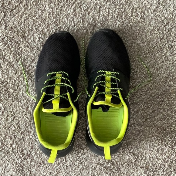 Nike Roshe Run - Picture 3 of 3